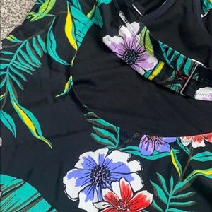 Women’s Old Navy XXL Tall swimsuit. Black floral.